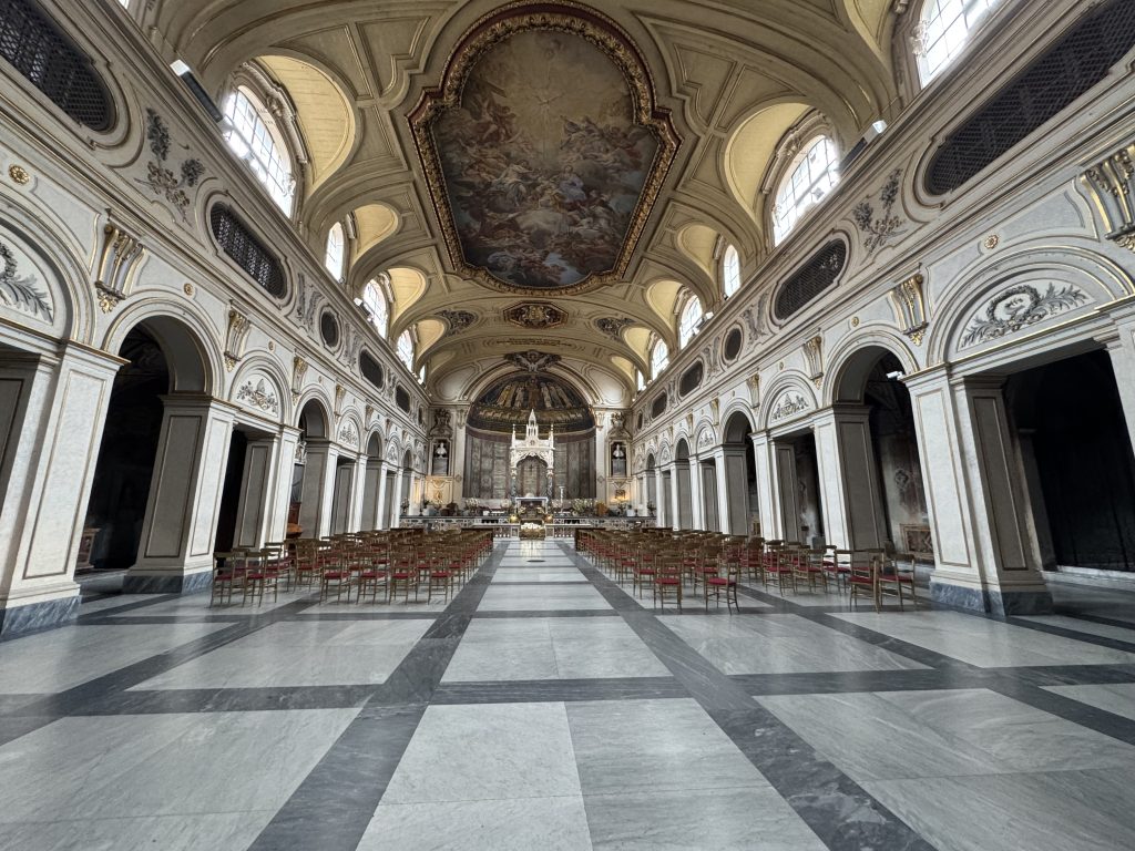 Innenraum der Basilika Santa Cecilia in Trastevere